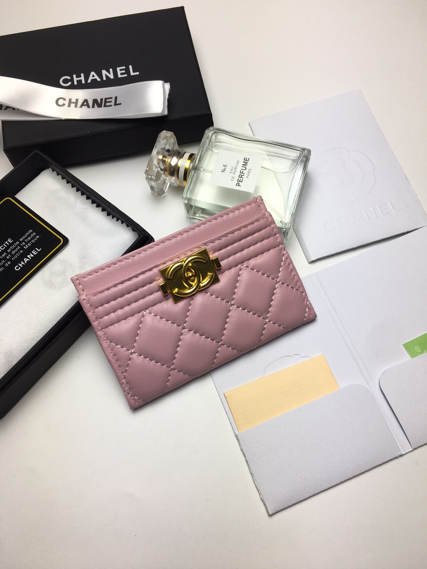 芸能人愛用Chanel シャネル 実物の写真 N品スーパーコピー財布代引き対応国内発送後払い安全必ず届く優良サイト